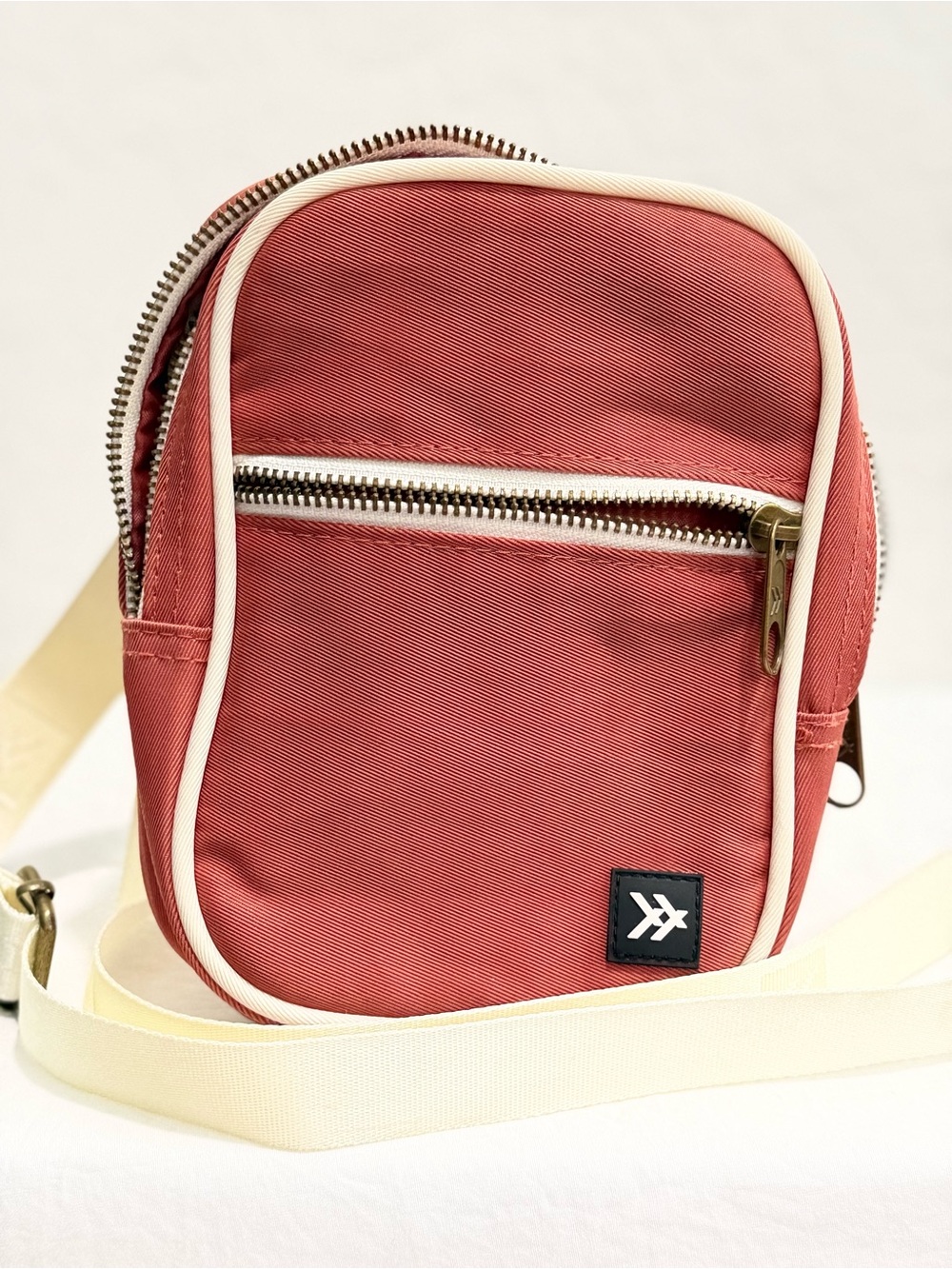 Thread Crossbody Belt Bag in Dusty Rose with Cream Trim